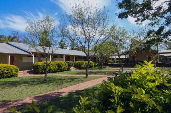 Ridgeway College, gardens and trees between the classroom blocks